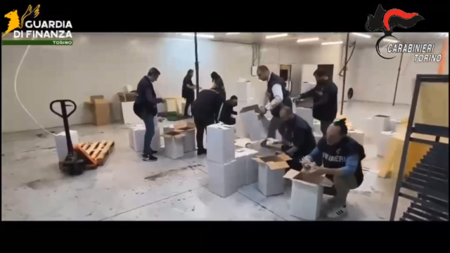 Contrabbando e produzione illegale di tabacchi: 23 arresti e sequestri per 140 milioni di euro
