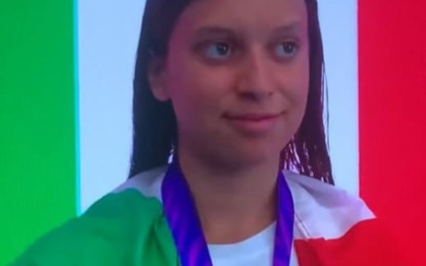 Nuoto, la castiglionese Carlotta Mazzone seconda agli italiani nei 200 stile