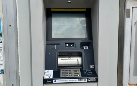 A Settimo Torinese uno dei primi Postamat Cash-In del Piemonte: consente anche il versamento di contanti