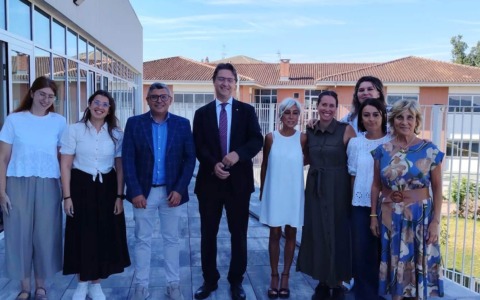 Gassino, inizio speciale per la scuola: il presidente del consiglio regionale alla primaria Alda Merini