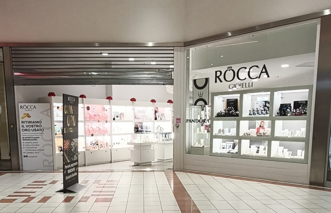Un colpo da «professionisti»: svaligiata la gioielleria Rocca